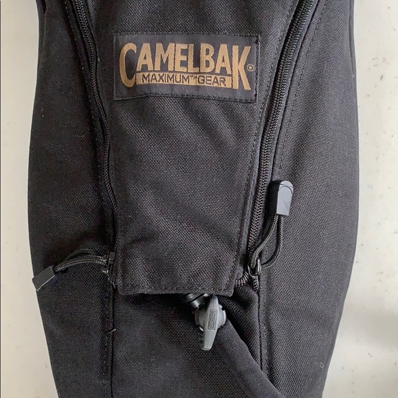 Camelbak Maximum Gear Stealth 2.1L - Picture 3 of 4